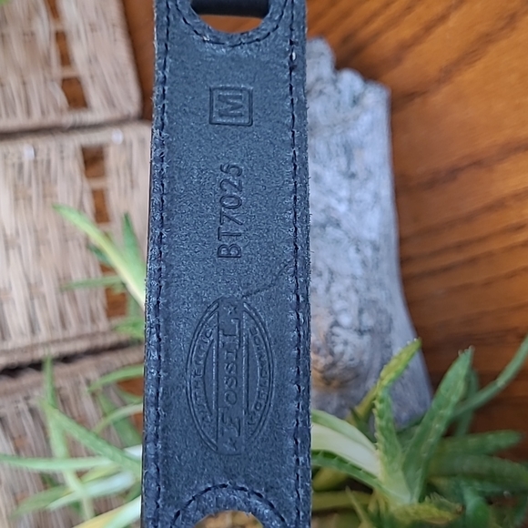 Fossil Black Bridle Leather Belt Gold Tone Hardware M - Picture 5 of 5